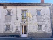 PUEBLA DE LILLO: Casa de piedra con encanto
