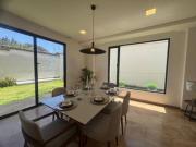 Puembo. Venta amplia casa por estrenar 3 dorm patio