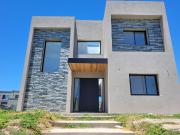 Puertos Acacias | Venta | Casa a estrenar de 5 ambientes...