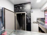 Puesto de 8 metros equipado en el Mercado de la Cebada...