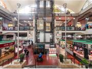 Puesto de 8 metros equipado en el Mercado de la Cebada...