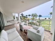 PUNTA BLANCA: AL PIE DEL MAR CON PISCINA