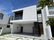 PUNTA TIBURON, Casa en VENTA con ALBERCA, área de TV y...