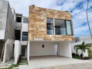 Punto Lomas, Casa en VENTA con 3 recámaras, jardín y...