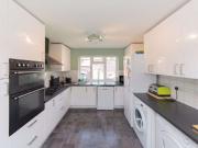 Pursley Road, London NW7, 4 bed property to rent, £3,100...