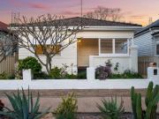 Put Simply, a gorgeous art deco soul