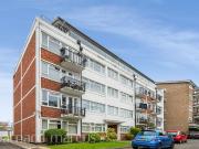 Putney Hill, London SW15, 2 bed flat to rent, £2,200 pcm...