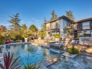 PUYRICARD SUPERBE PROPRIETE CONTEMPORAINE AVEC PISCINE ET