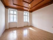 Q16+ sanierungsbedürftige 2 Zimmer Altbauwohnung in...
