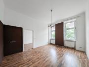 Q18+ sanierungsbedürftige 2 Zimmer Altbauwohnung, viel...
