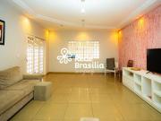 QE 12 Casa sobrado com 5 quartos sendo 4 suítes 1 vaga...