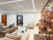 QE 34 Casa com 4 Quartos distribuídos em 3 Pavimentos...