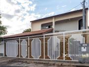 QE 34 Casa de Andar com 4 Quartos Ampla e Aconchegante...