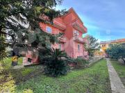 Quadrilocale con giardino a Vitulazio