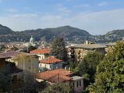 Quadrilocale con giardino in via enrico musa, Como