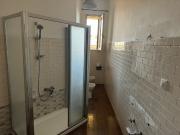 Quadrilocale da ristrutturare in via andrea costa, Bologna