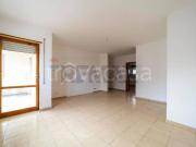 Quadrilocale in vendita a Bari via Giorgio La Pira, 11,...