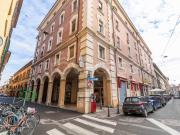 Quadrilocale in vendita a Bologna via Fondazza 40, Santo...