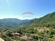 Quadrilocale in vendita a Calcinara, Uscio