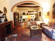 Quadrilocale in vendita a Castellina in Chianti via...