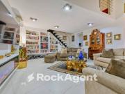 Quadrilocale in vendita a Napoli via Laura Mancini...