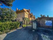 Quadrilocale in vendita a Roma via Eschilo, Axa