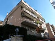 Quadrilocale in vendita a Roma via Isidoro del Lungo,...