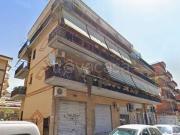 Quadrilocale in vendita a Roma via Limbiate, Ottavia