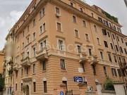 Quadrilocale in vendita a Roma via Lorenzo il Magnifico,...
