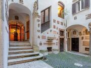 Quadrilocale in vendita a Roma via Monserrato, Campo...