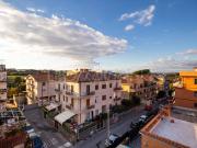 Quadrilocale in vendita a Roma via Montespertoli,...