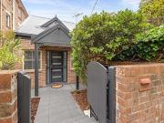 QUAINT FREESTANDING GEM WITH PARKING!