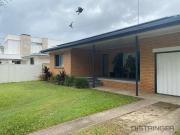 QUAINT LOWSET HOUSE IN TUGUN walk to the beach!