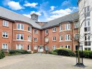 Quakers Court, Abingdon OX14, 1 bed flat to rent, £1,300...
