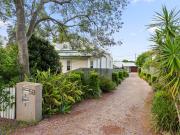 Quality Half Duplex in Centenary Heights