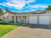 QUALITY LIVING IN INNES LAKE!