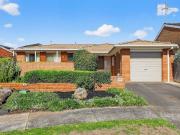 QUALITY LOCATION 2 BED, 2 LIVING TOWNHOUSE!