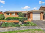 Quality location 2 bed, 2 living townhouse!