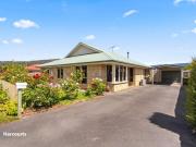 Quality Sandstone Residence