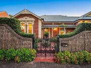 QUALITY STYLE SOPHISTICATION !