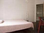 Quarto acolhedor em apartamento com 7 quartos em...