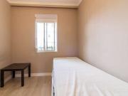 Quarto acolhedor em apartamento de 3 quartos em Marvila,...