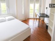 Quarto acolhedor em apartamento de 7 quartos no Areeiro,...