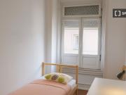 Quarto acolhedor em apartamento de 7 quartos no Areeiro,...