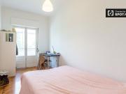 Quarto acolhedor para alugar em apartamento de 3 quartos...