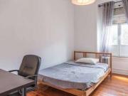 Quarto acolhedor para alugar em apartamento de 7 quartos...