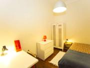 Quarto aconchegante para alugar em apartamento de 6...