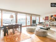 Quarto alegre em apartamento de 4 quartos no Parque das...