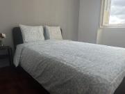 Quarto amplo com escritório integrado