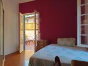 Quarto amplo com varanda individual